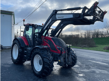 Traktor VALTRA T174