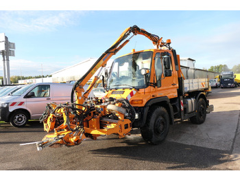 Kallurauto UNIMOG U400