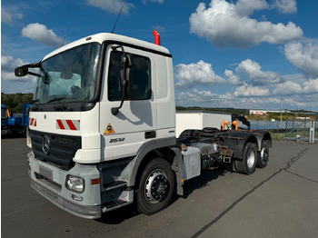 Kabiinišassiiga veoauto MERCEDES-BENZ Actros 2532