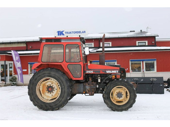 Traktor VALTRA