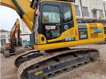 Lintekskavaator KOMATSU PC200-8