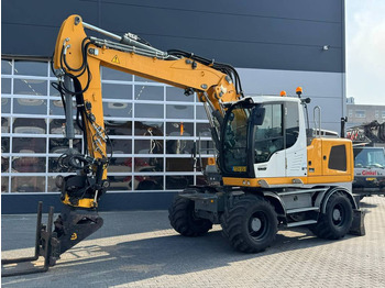 Ratastel ekskavaator LIEBHERR A 914