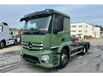 Kabiinišassiiga veoauto MERCEDES-BENZ Actros 2543