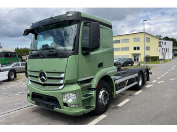 Kabiinišassiiga veoauto MERCEDES-BENZ Actros 2543