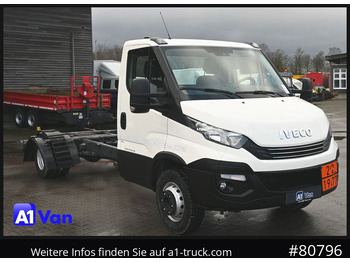 Kabiinišassiiga veoauto IVECO Daily 70c21