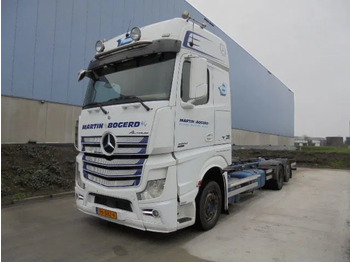 Kabiinišassiiga veoauto MERCEDES-BENZ Actros 2542