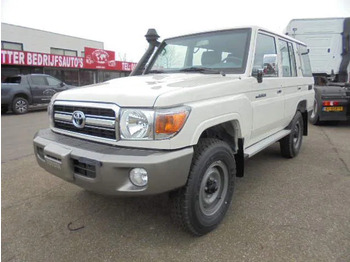 Auto TOYOTA Land Cruiser