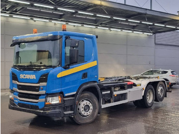 Konteinerveduk/ Tõstukiga veoauto SCANIA P 360