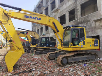 Lintekskavaator KOMATSU PC200-7