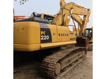 Komatsu PC220-8 liising Komatsu PC220-8: pilt 1