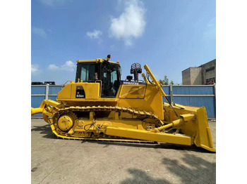 Buldooser KOMATSU D65