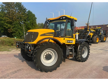 Traktor JCB