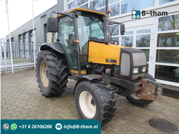 Traktor VALTRA