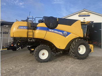 Kombain NEW HOLLAND CX series