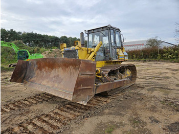 Buldooser KOMATSU D65