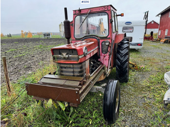 Traktor MASSEY FERGUSON 1000 series