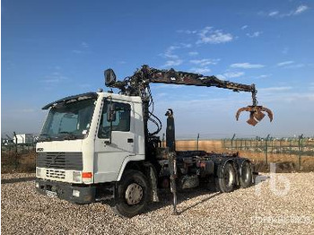 Konteinerveduk/ Tõstukiga veoauto VOLVO FL12