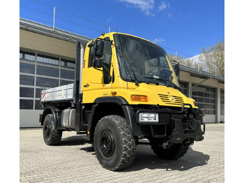 Kallurauto UNIMOG U400