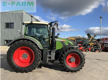 Traktor FENDT 718 Vario