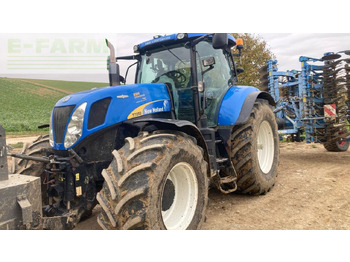 Traktor NEW HOLLAND T7050