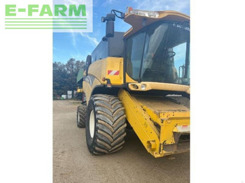 Kombain NEW HOLLAND CX series