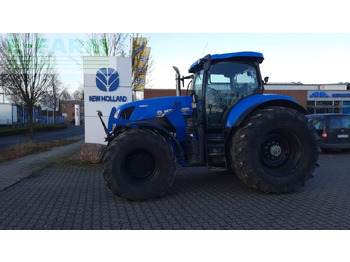 Traktor NEW HOLLAND T7.250