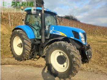 Traktor NEW HOLLAND T7000