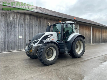 Traktor VALTRA T144