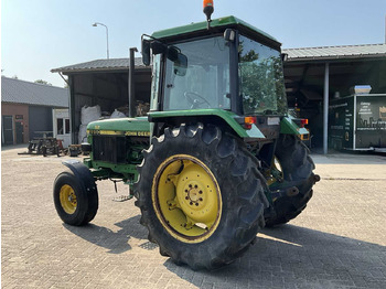 Traktor John Deere 2250: pilt 4