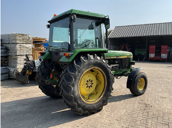 Traktor John Deere 2250: pilt 3