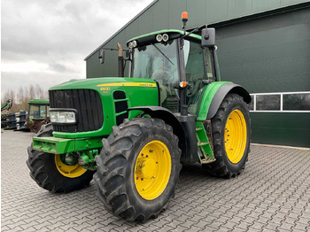 Traktor JOHN DEERE 6930