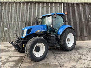 Traktor NEW HOLLAND T7050