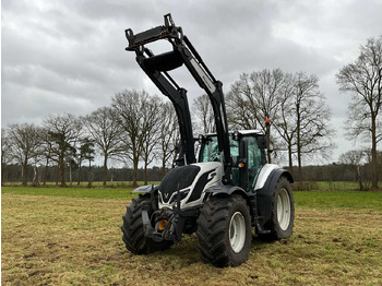 Traktor Valtra T144: pilt 2