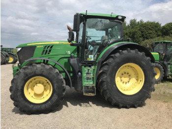 Traktor JOHN DEERE 6215R