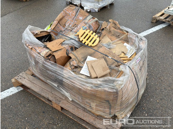 Ehitusseade Pallet of Various Wooden Pot Stands: pilt 2