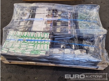 Ehitusseade Unused Pallet of Nitrile Gloves, Rat Traps, Lightbulbs, Fixclip Cable Straps, Measuring Glasses: pilt 3