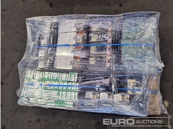 Ehitusseade Unused Pallet of Nitrile Gloves, Rat Traps, Lightbulbs, Fixclip Cable Straps, Measuring Glasses: pilt 5