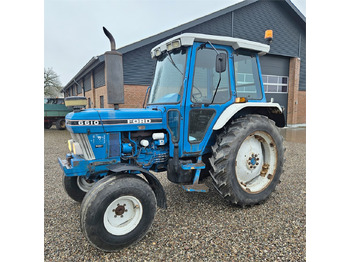 Traktor FORD