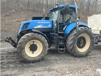 Traktor NEW HOLLAND T7050