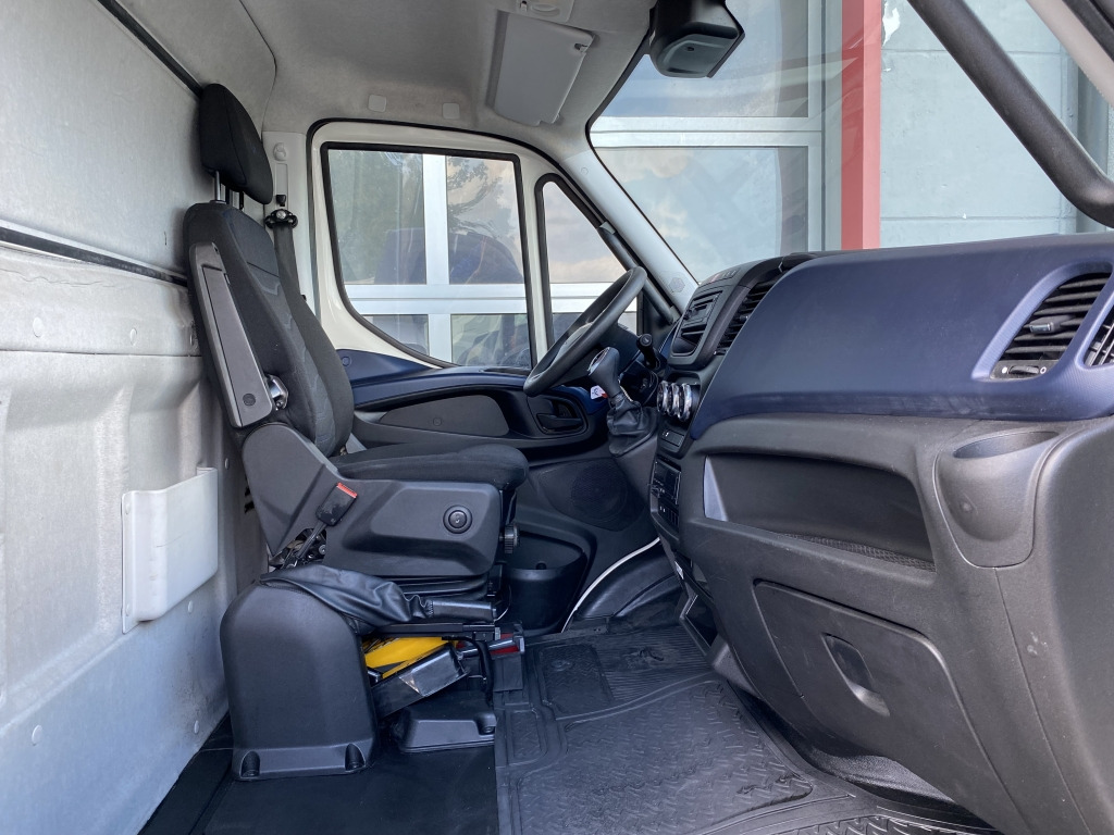 Tarbesõiduk, Kabiinišassiiga veoauto Iveco Daily 70C18 MAX Hi-Matic Klimaaut. Chassie 4,9m: pilt 8