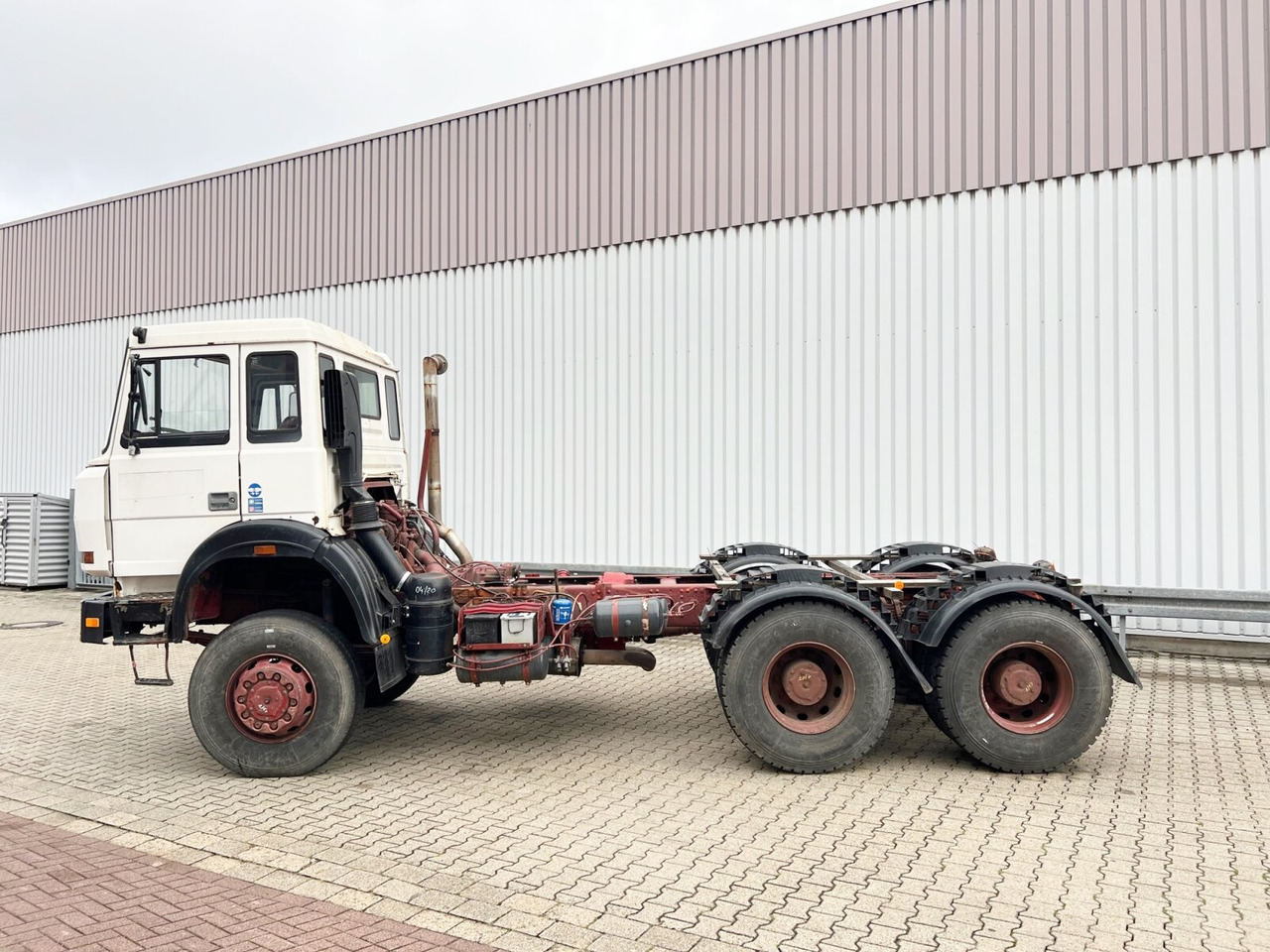 Kabiinišassiiga veoauto 260-34 AHW 6x6 260-34 AHW 6x6, V8, Manual, Full Steel: pilt 14