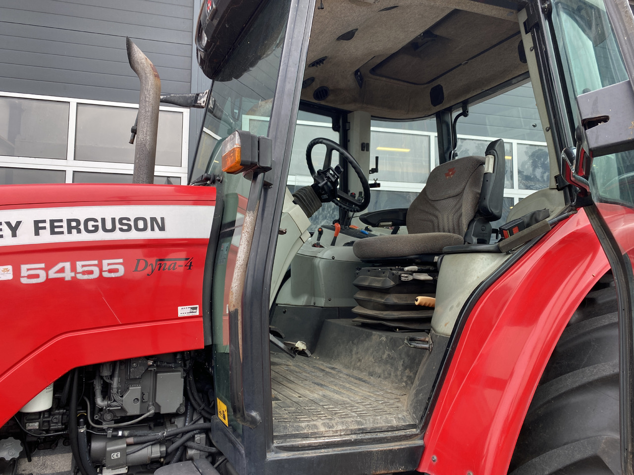 Traktor Massey Ferguson 5455 Dyna-4: pilt 9