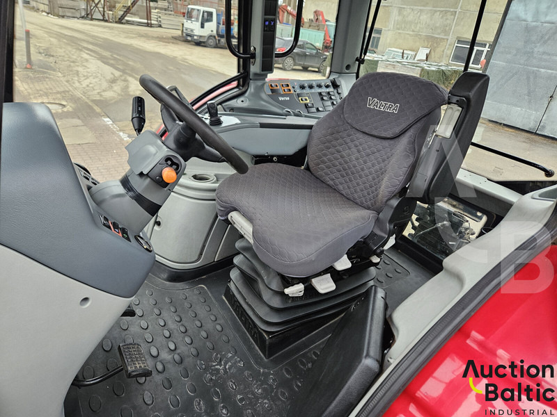 Traktor Valtra T213V: pilt 6