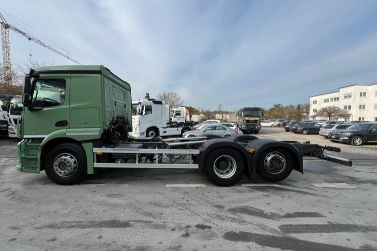 Kabiinišassiiga veoauto Mercedes-Benz Actros 2543 6x2: pilt 7