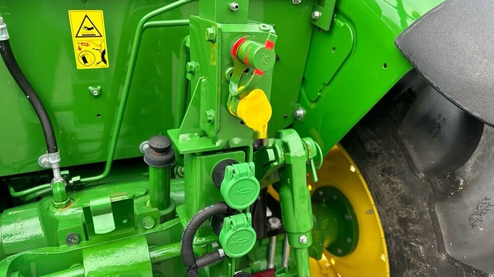 Traktor John Deere 5050E: pilt 18