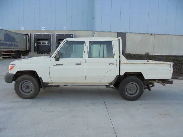 Auto Toyota Land Cruiser HZJ79L DKMRS 4X4 DOUBLE CAB PICKUP ONLY EXPORT OUT THE EU: pilt 8