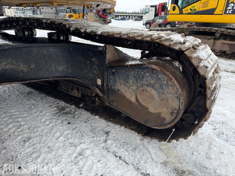 2018 Cat 335 FLCR GRAVEMASKIN, TILTROTATOR, 2 SKUFFER, SENTRALSMØRING, DIESEVARMER, GPS, HAMMERGLASS liising 2018 Cat 335 FLCR GRAVEMASKIN, TILTROTATOR, 2 SKUFFER, SENTRALSMØRING, DIESEVARMER, GPS, HAMMERGLASS: pilt 7