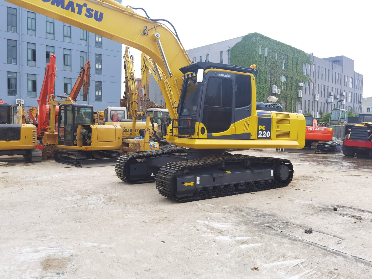 Lintekskavaator KOMATSU PC220: pilt 6