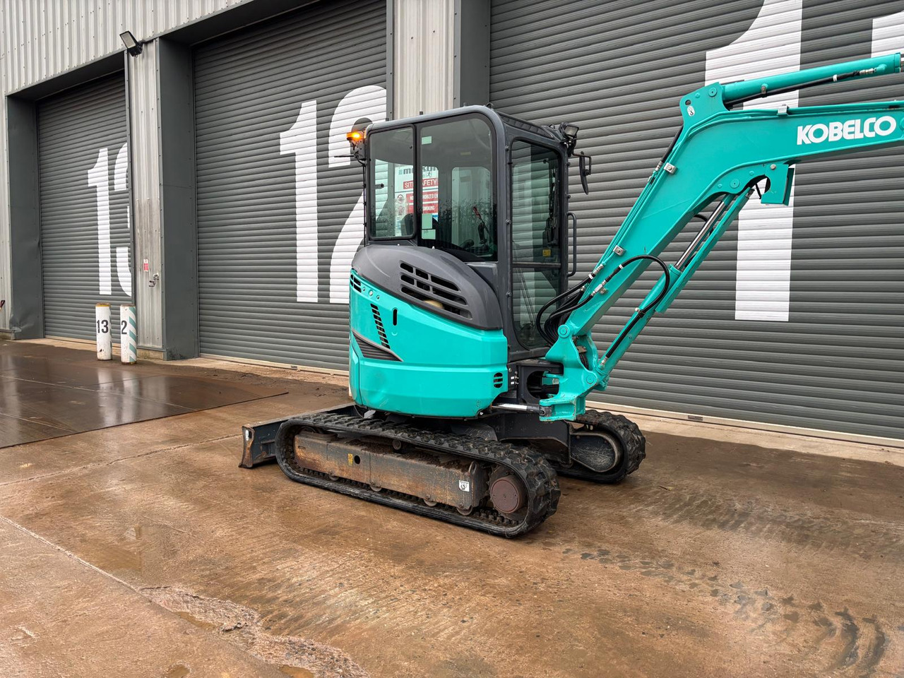 Miniekskavaator Kobelco SK28SR-6E: pilt 15