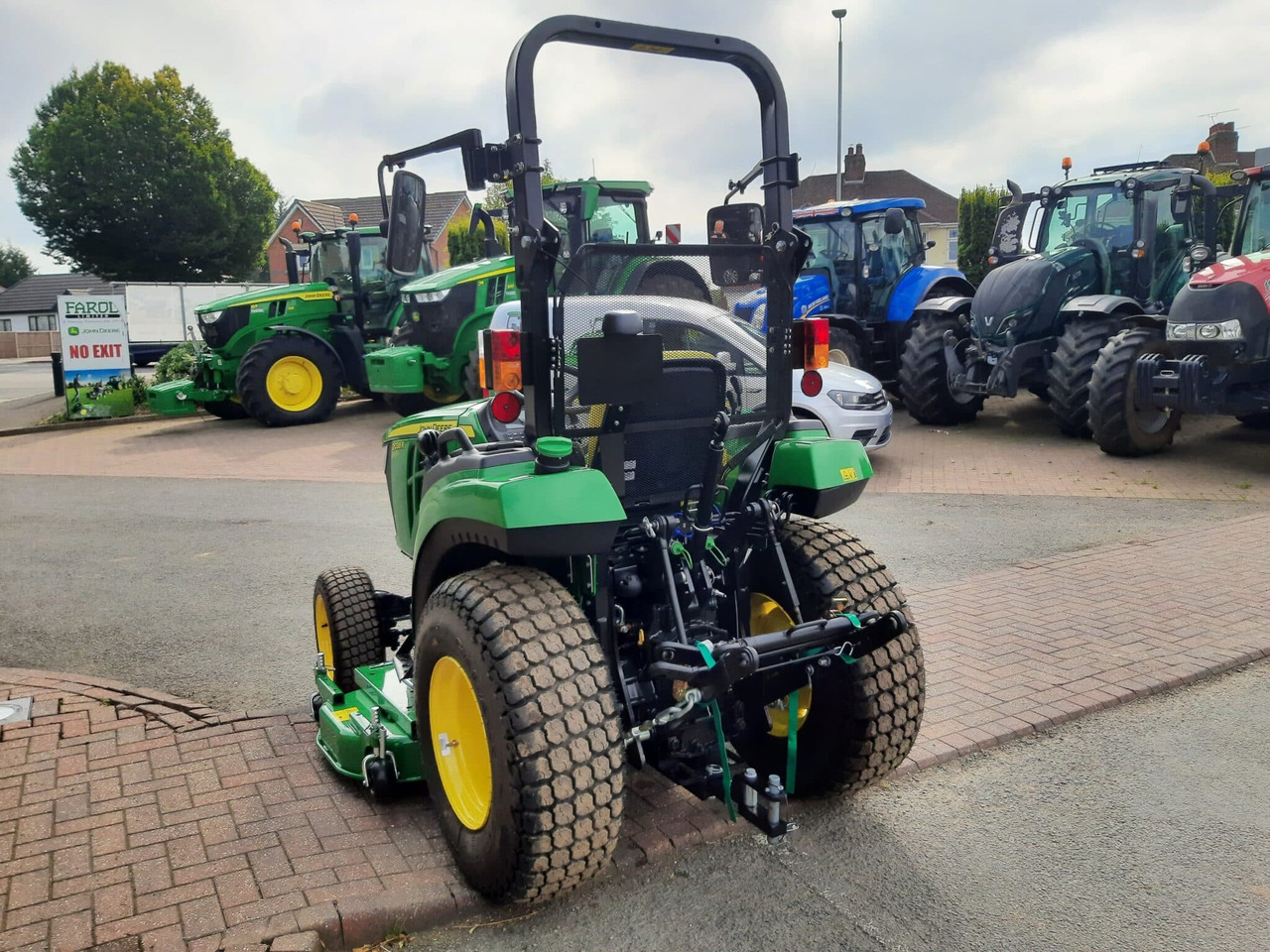 Uus Väiketraktor John Deere 2038R compact tractor: pilt 8